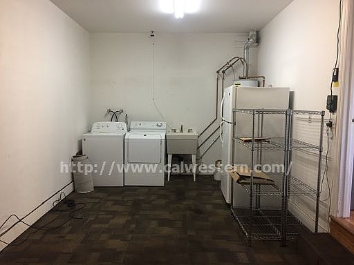 5th image of 928 Live Oak Dr