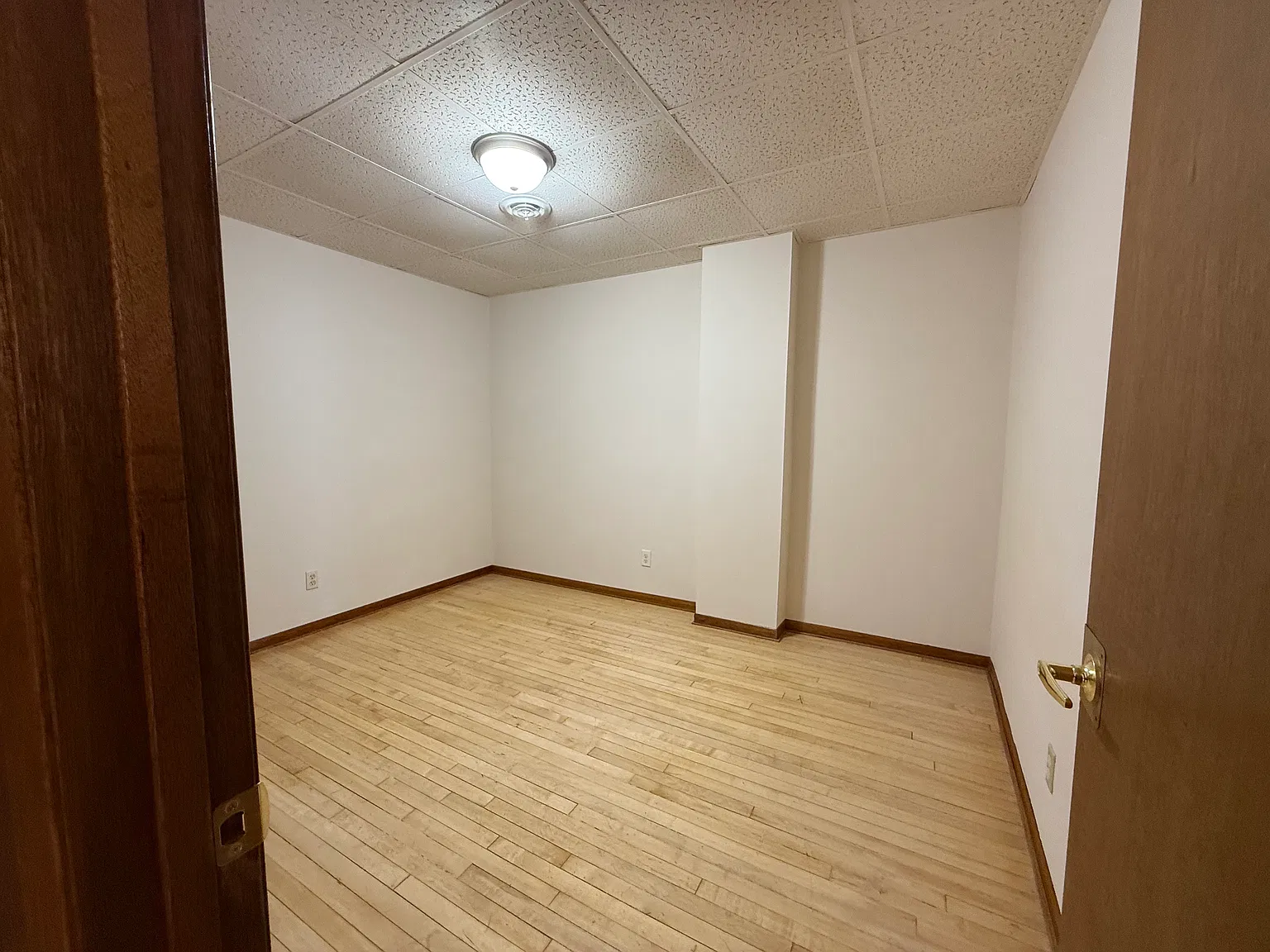 2 bed, 770 sqft, $1,050 — Photo 2