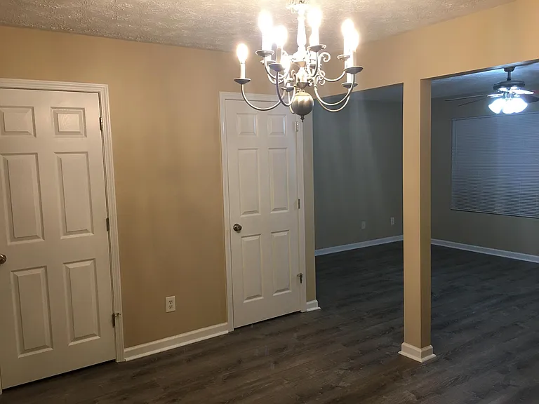 2861 Creek Bottom Ct — Photo 3