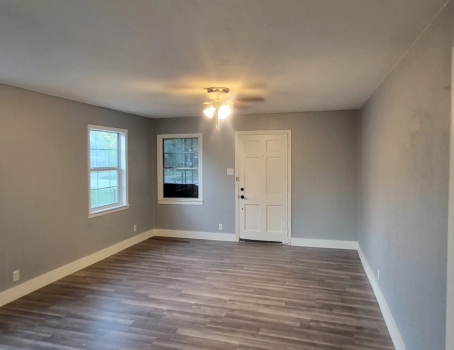 2 bed, 900 sqft, $1,500 — Photo 2
