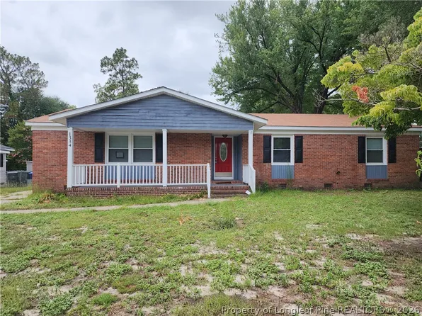 1334 Camelot Dr, Fayetteville, NC 28304