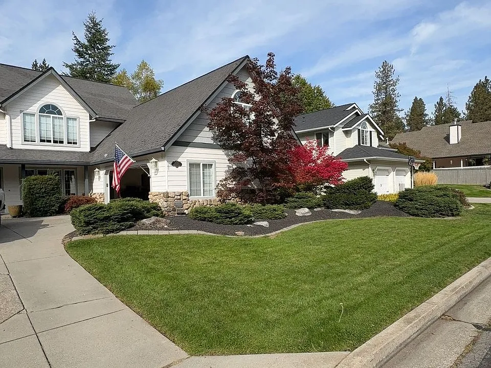 2833 N Bristlecone Dr