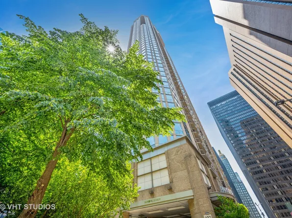 222 N Columbus Dr APT 2008, Chicago, IL 60601