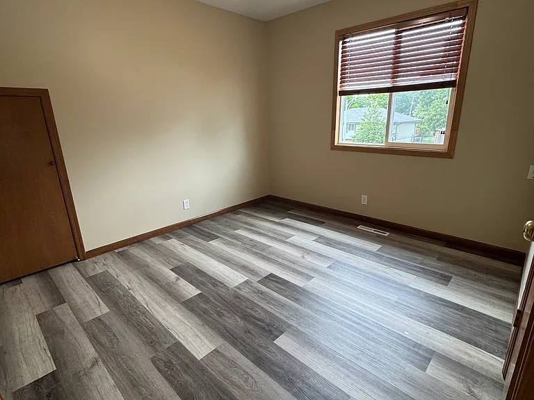 13519 Atwood Ave — Photo 22