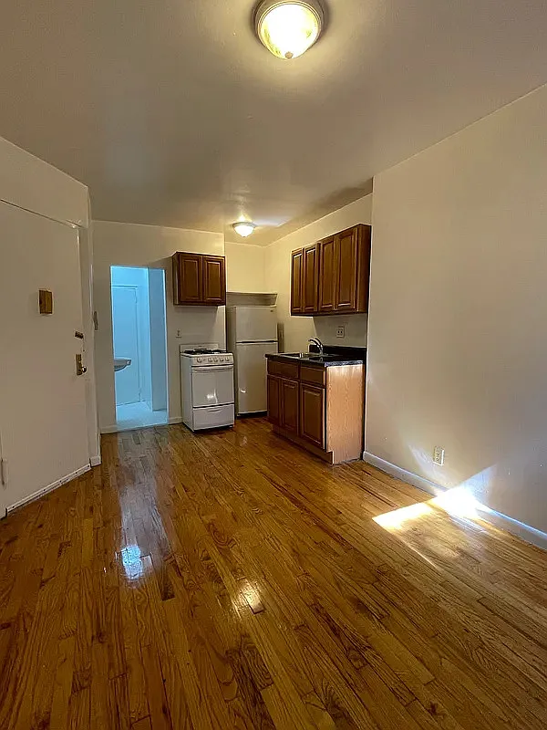 Building Photo - 412 W 56th St #15