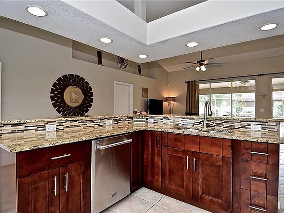 4th image of 11824 De Herreda Dr
