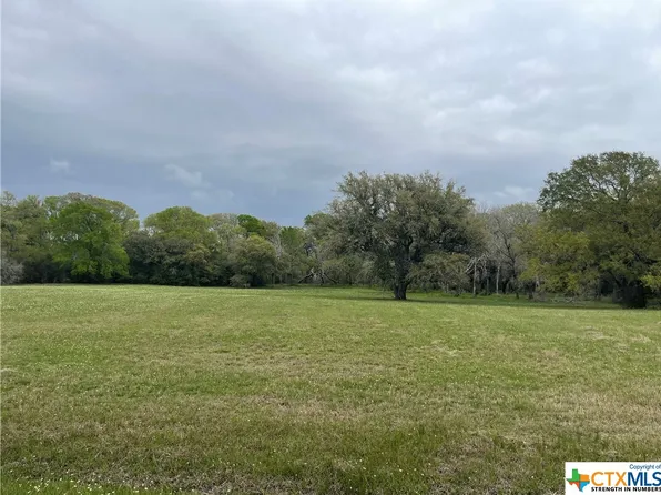 212 River Tree Dr, Palacios, TX 77465