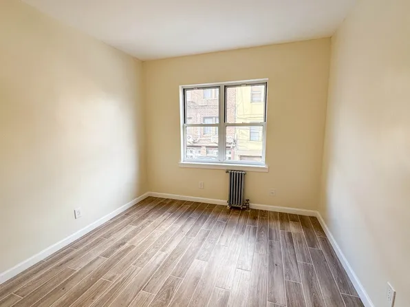 25-42 33rd Street image 8 of 17