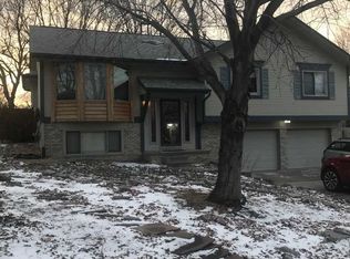 2012 Ann Marie Ct, Papillion, NE 68046