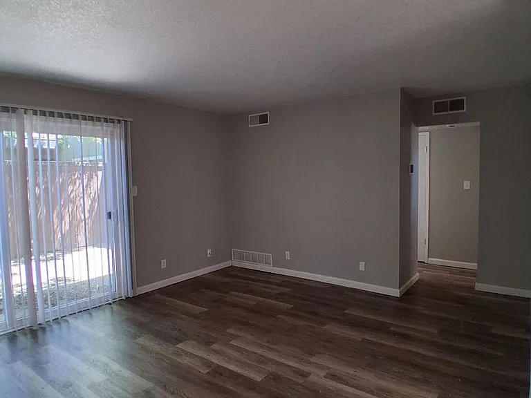 3319 E. Fairmont Ave. — Photo 10