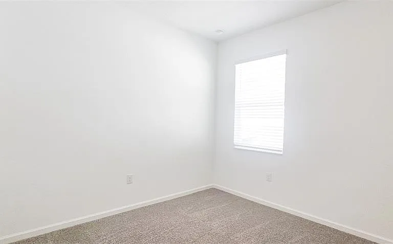 429 Silver Palm Dr — Photo 17