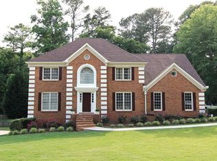 877 Castle Walk Cv, Lilburn, GA 30047