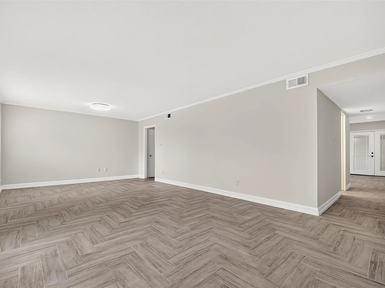 3 bed, 3.0 bath, 2378 sqft, $2,200 — Photo 4