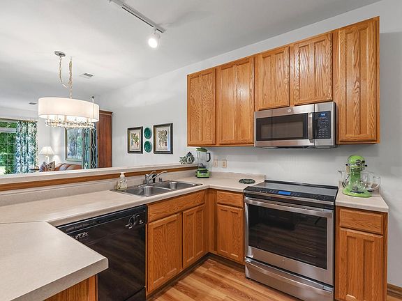 5th image of 2112 Pine Ridge COURT #F
