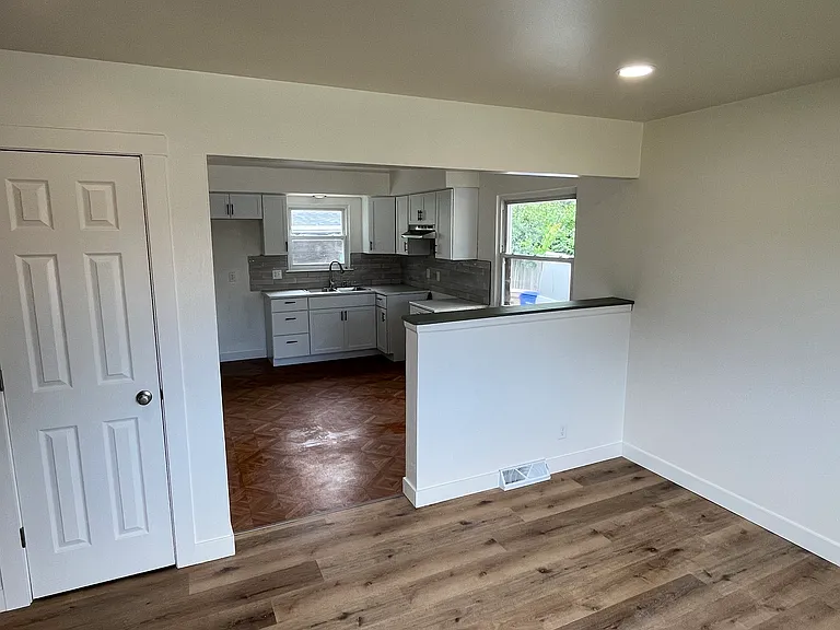 5705 66th Pl — Photo 7