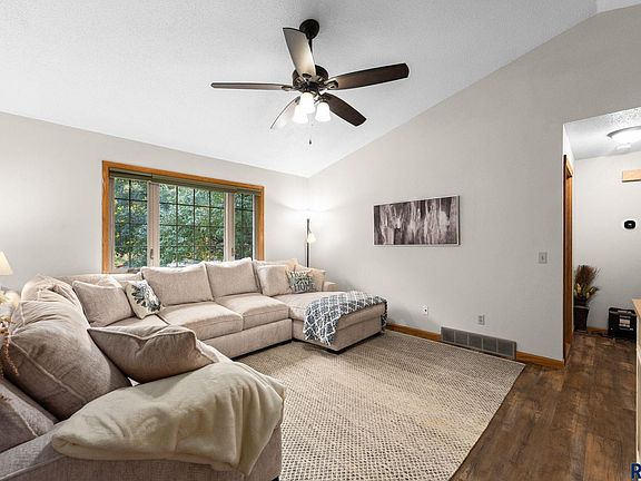 4th image of 520 S Nicholas Ave