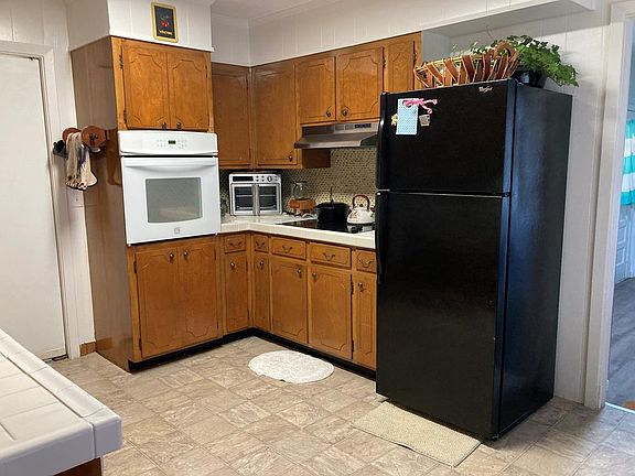 3rd image of 250 Rodgers Ln