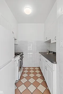 Rented by Brown Harris Stevens | media 20