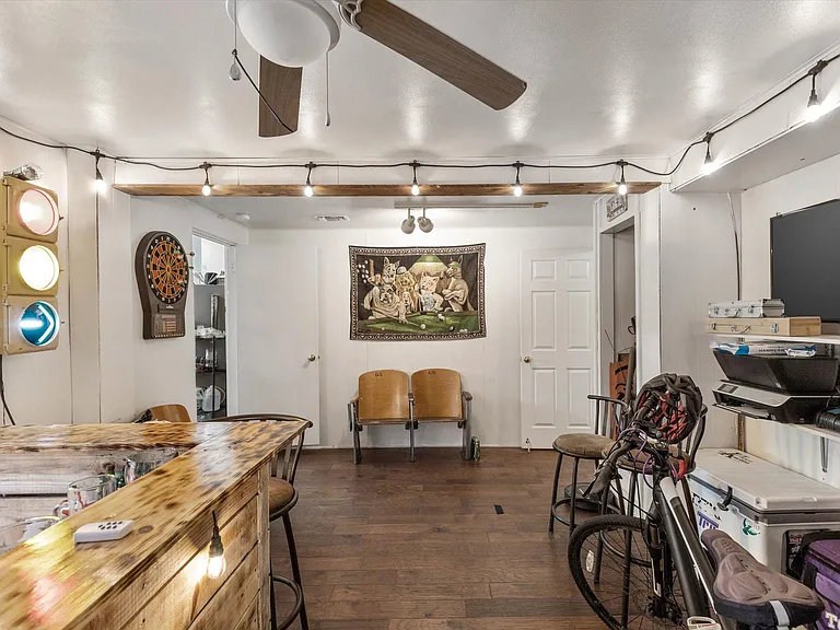 3508 W Biddison St — Photo 16