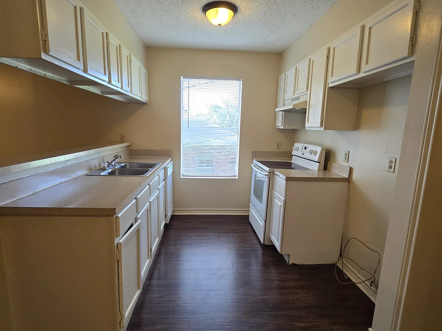 Tyler Duplexes - 3A — Photo 4