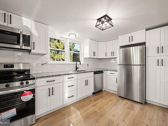 4th image of 17 Morgan St