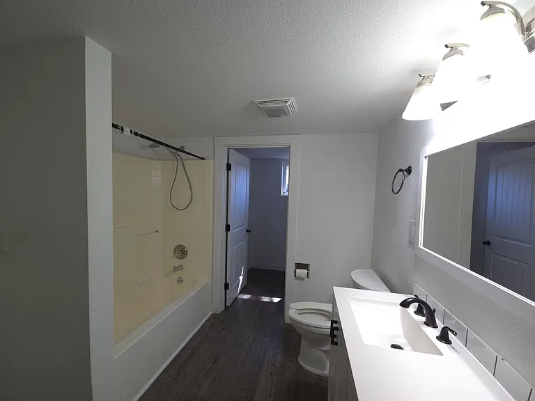 114 E Borah Ave — Photo 19