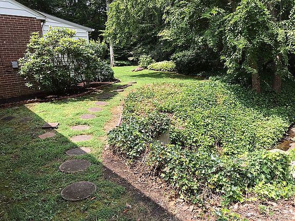 5th image of 111 Southwick Dr