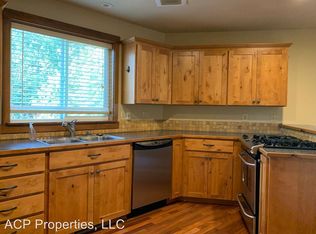 2523 E Illinois St, Bellingham, WA 98226