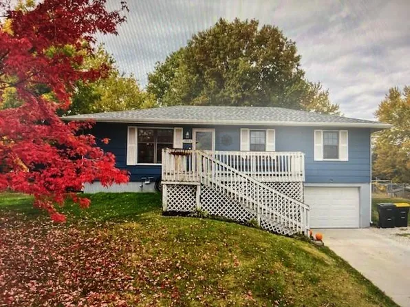 1006 S 5th St, Savannah, MO 64485