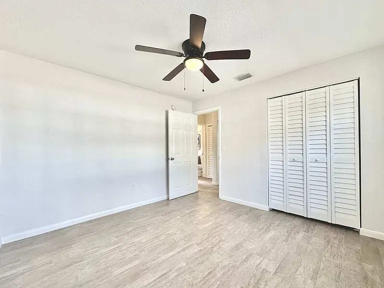 2928 W Elrod Ave — Photo 23