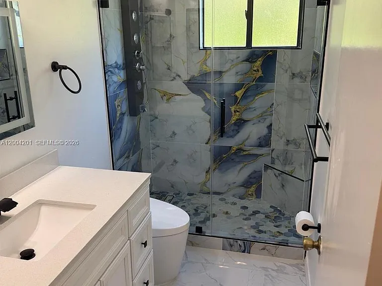 1325 SW 28th St — Photo 13