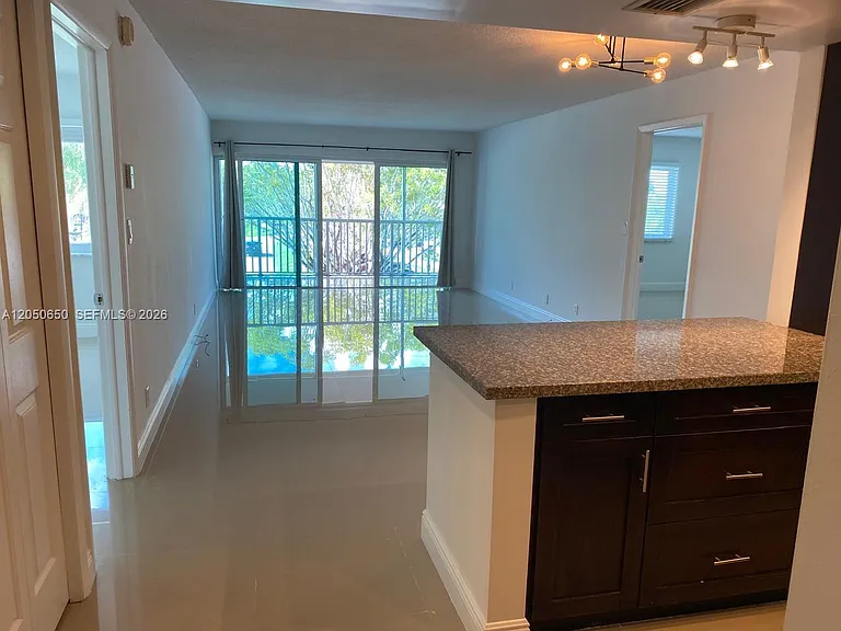 100 Lakeview Dr #316 — Photo 10