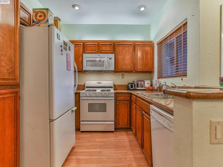 3416 Deerwood Ter #112 — Photo 8