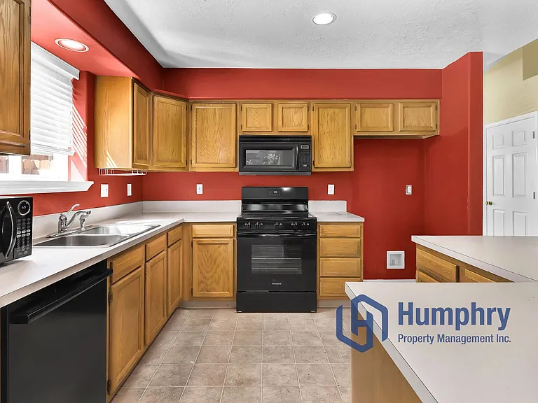 157 W Rockford St — Photo 16