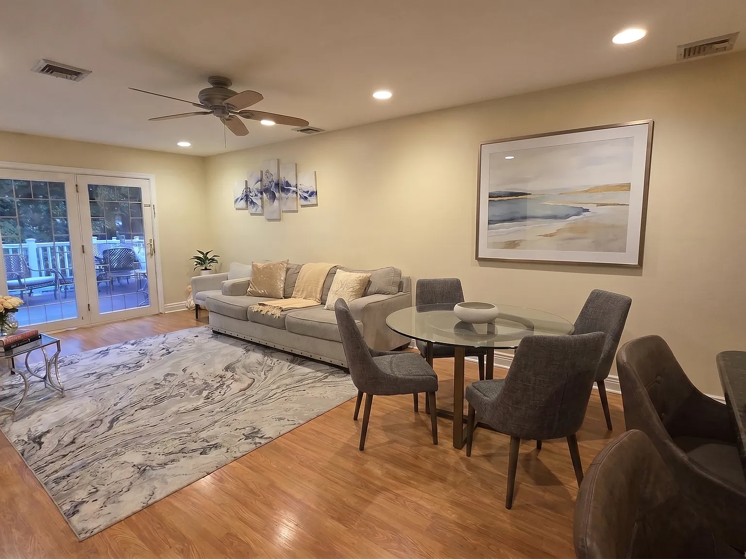 2 bed, 970 sqft, $3,400 — Photo 1