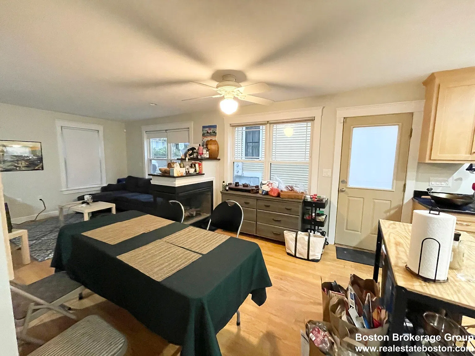 27 Iroquois St — Photo 3