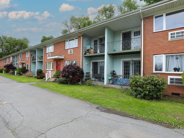 30 Lamb Ave APT 2D