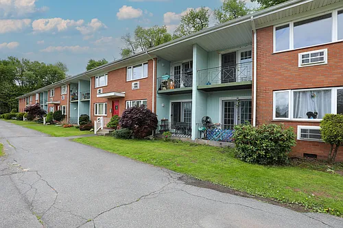 30 Lamb Ave #2D Photo 1