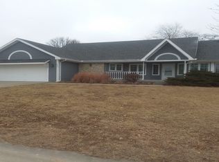 4101 Lindsey Dr, Manhattan, KS 66502