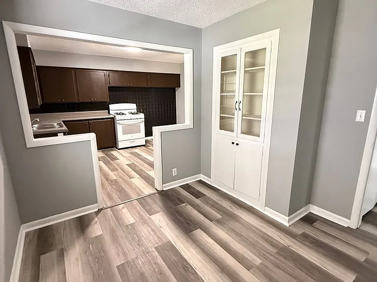 1453 S Fort Ave — Photo 11