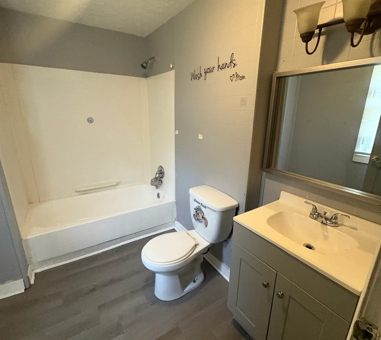 3 bed, 1080 sqft, $1,300 — Photo 2