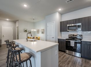 The Commons & Commons Hill Apartments, New Albany, IN 47150