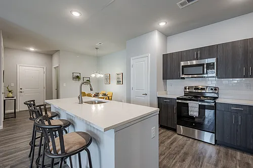 The Commons & Commons Hill Apartments Photo 1