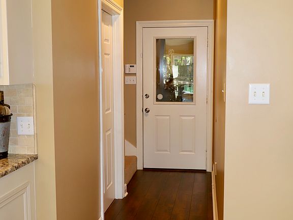 garage entry hall
