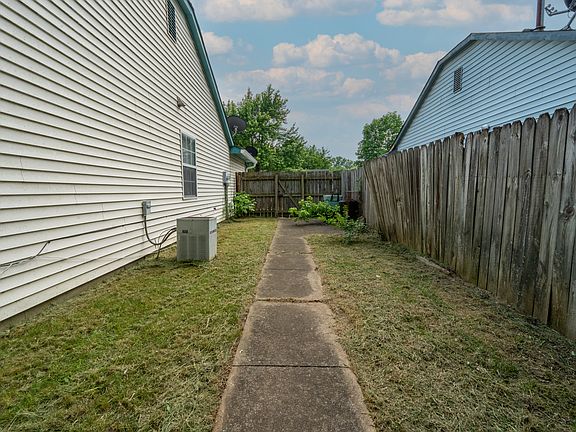 4th image of 4428 Tucson Dr