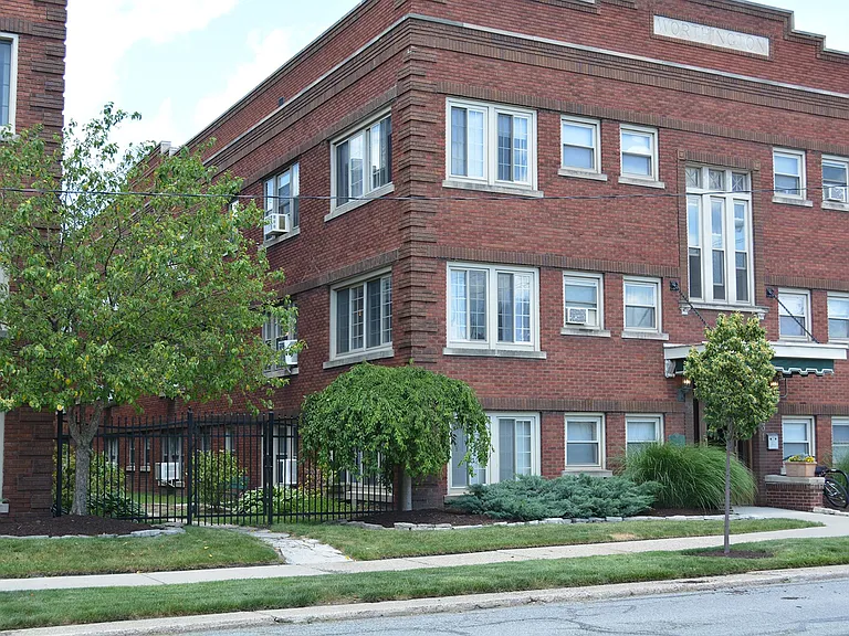 Historic Worthington Manor Apartments — Photo 2