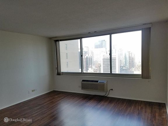 4th image of 333 E 45th St APT 30D