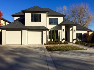 1717 Guilford Ln, Nichols Hills, OK 73120