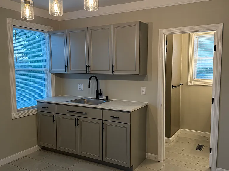 128 Flint St #3 — Photo 4