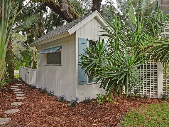4th image of 396 Live Oak Dr